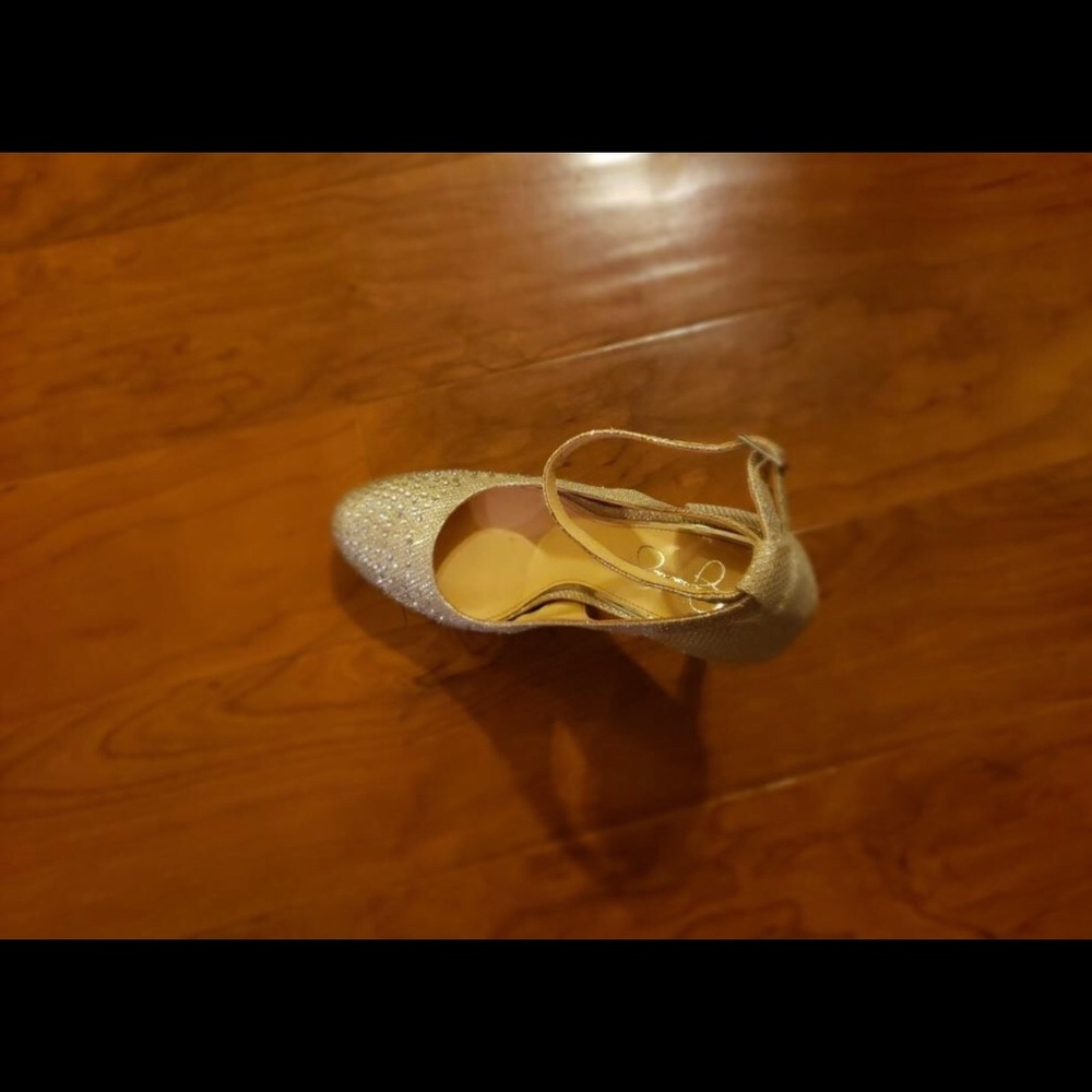 Heels - Picture 2 of 7